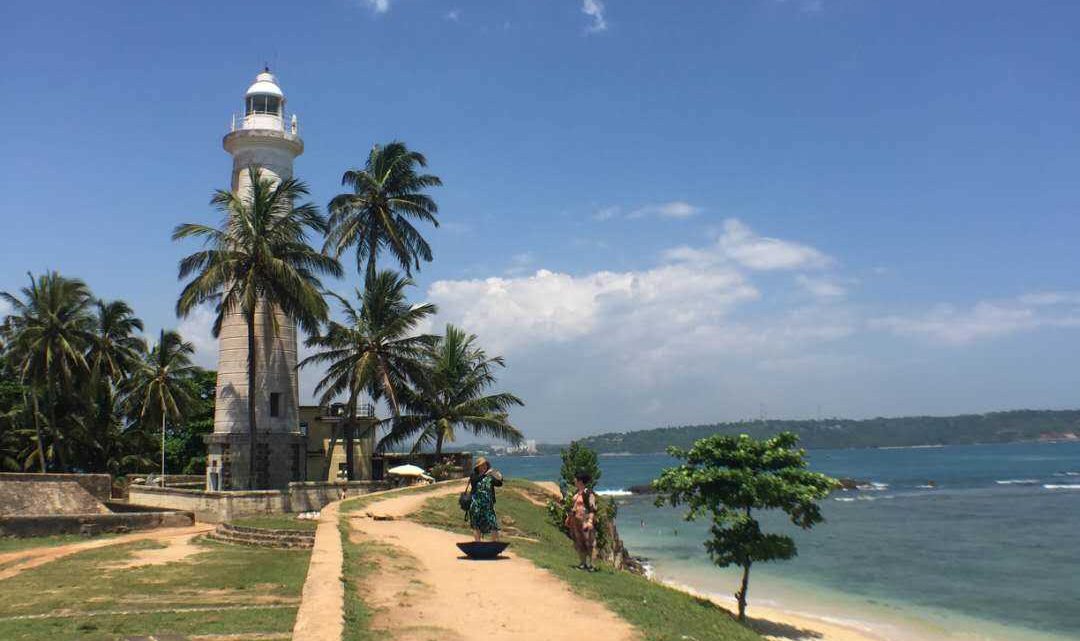 The surrounding rock of Galle Castle is constructed in the underwater world, and the Bell Tower Lighthouse offers a glimpse into the immortal future of the present (7/8). Self guided tour guide to Sri Lanka
